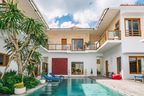 Villa Waldo - 6 bedroom High End Luxury Villa in Batu Belig, Seminyak